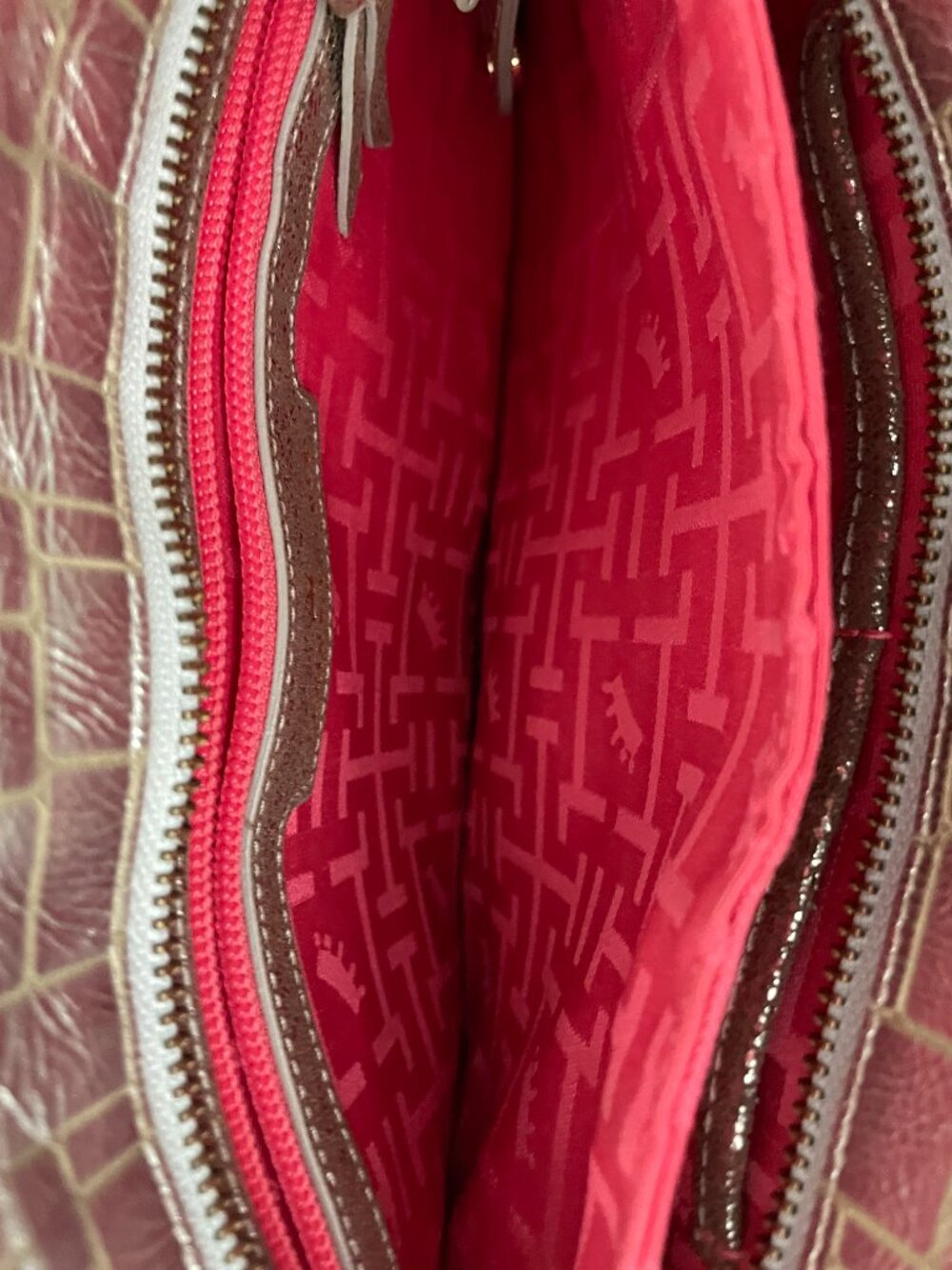 Elaine Turner Metallic Silver Leather Shoulder Bag with Tortoise Accents - Picture 9 of 11